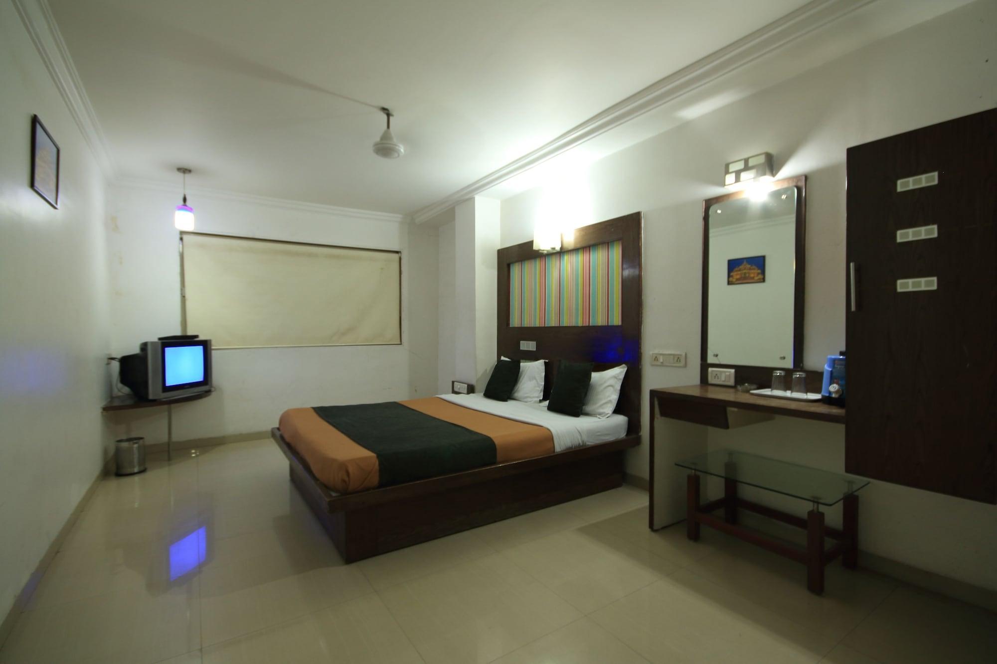 Fabhotel Kadamb Inn Ahmedabad Eksteriør billede