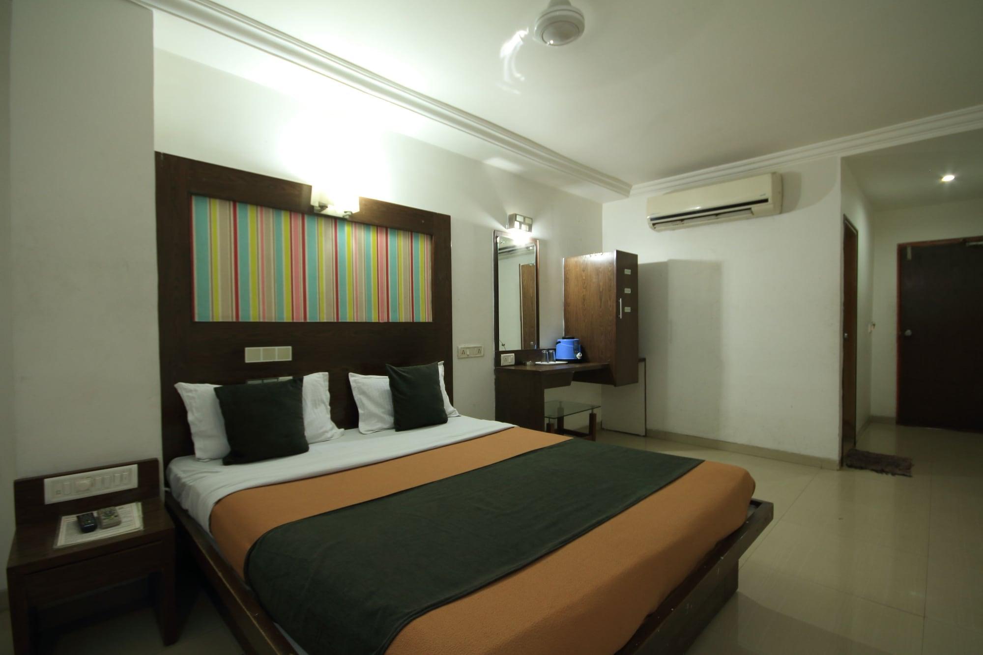 Fabhotel Kadamb Inn Ahmedabad Eksteriør billede
