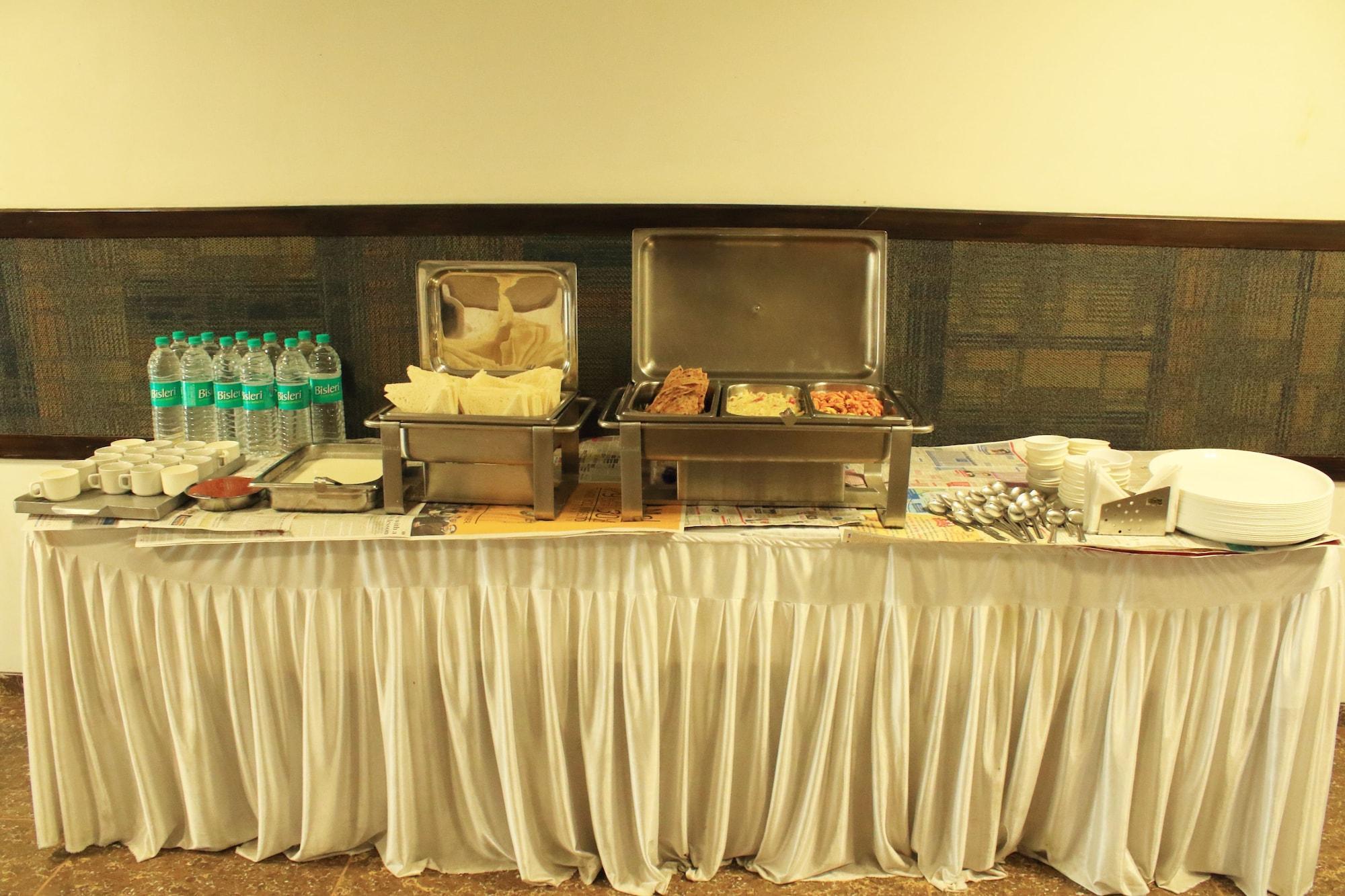 Fabhotel Kadamb Inn Ahmedabad Eksteriør billede