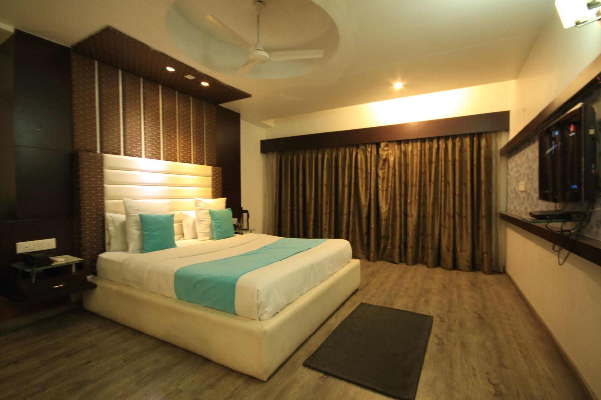Fabhotel Kadamb Inn Ahmedabad Eksteriør billede