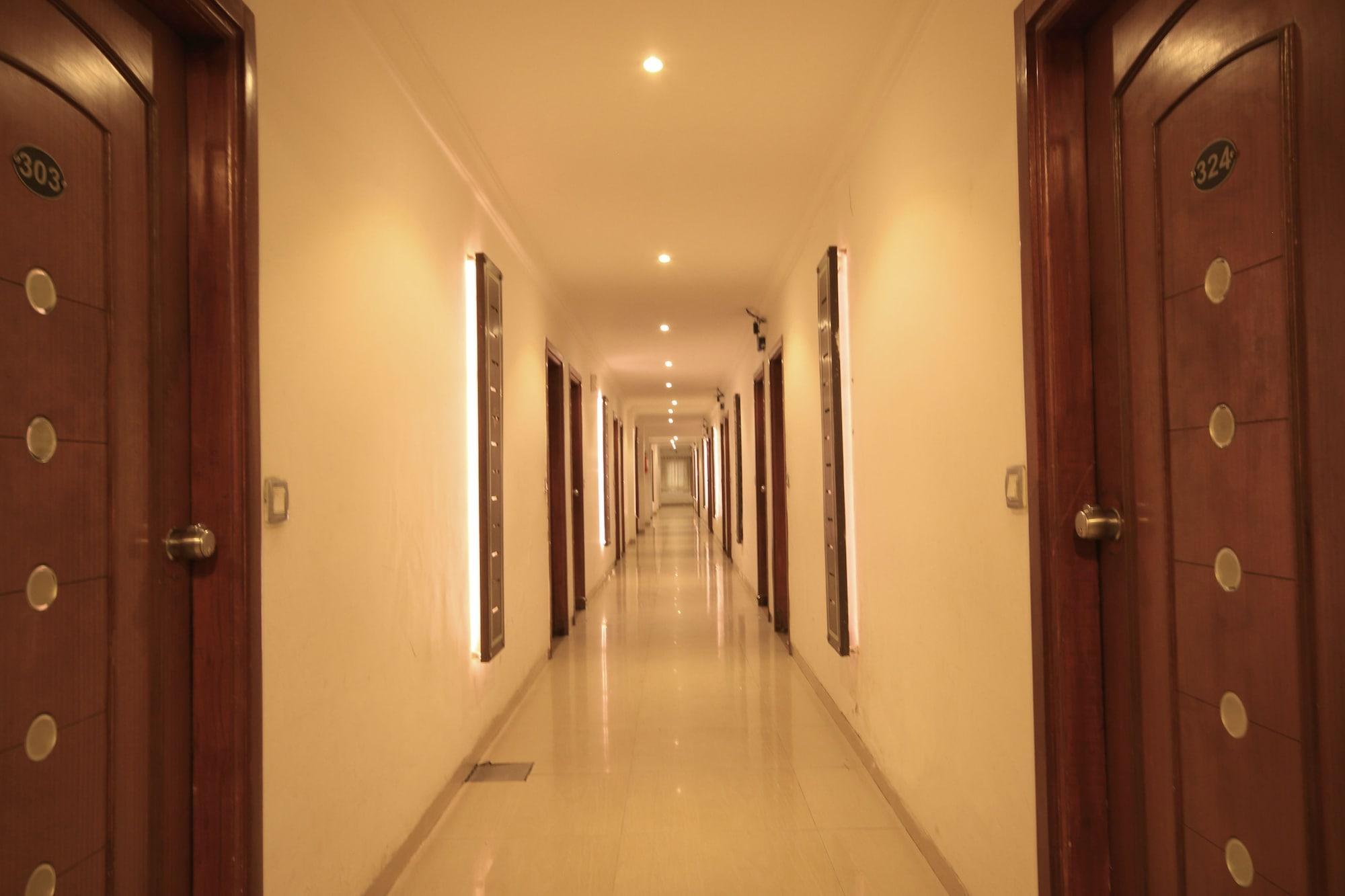 Fabhotel Kadamb Inn Ahmedabad Eksteriør billede