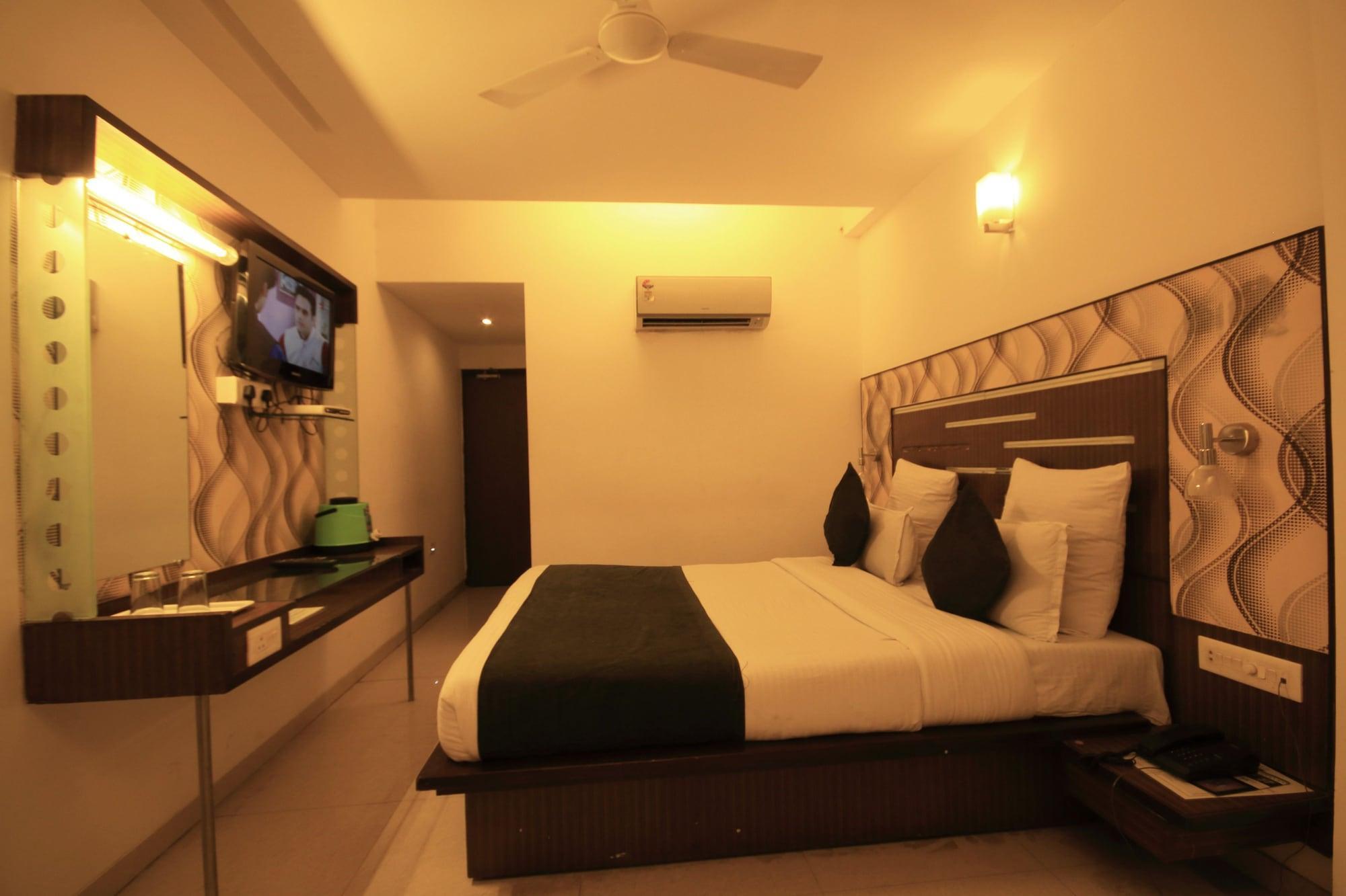 Fabhotel Kadamb Inn Ahmedabad Eksteriør billede
