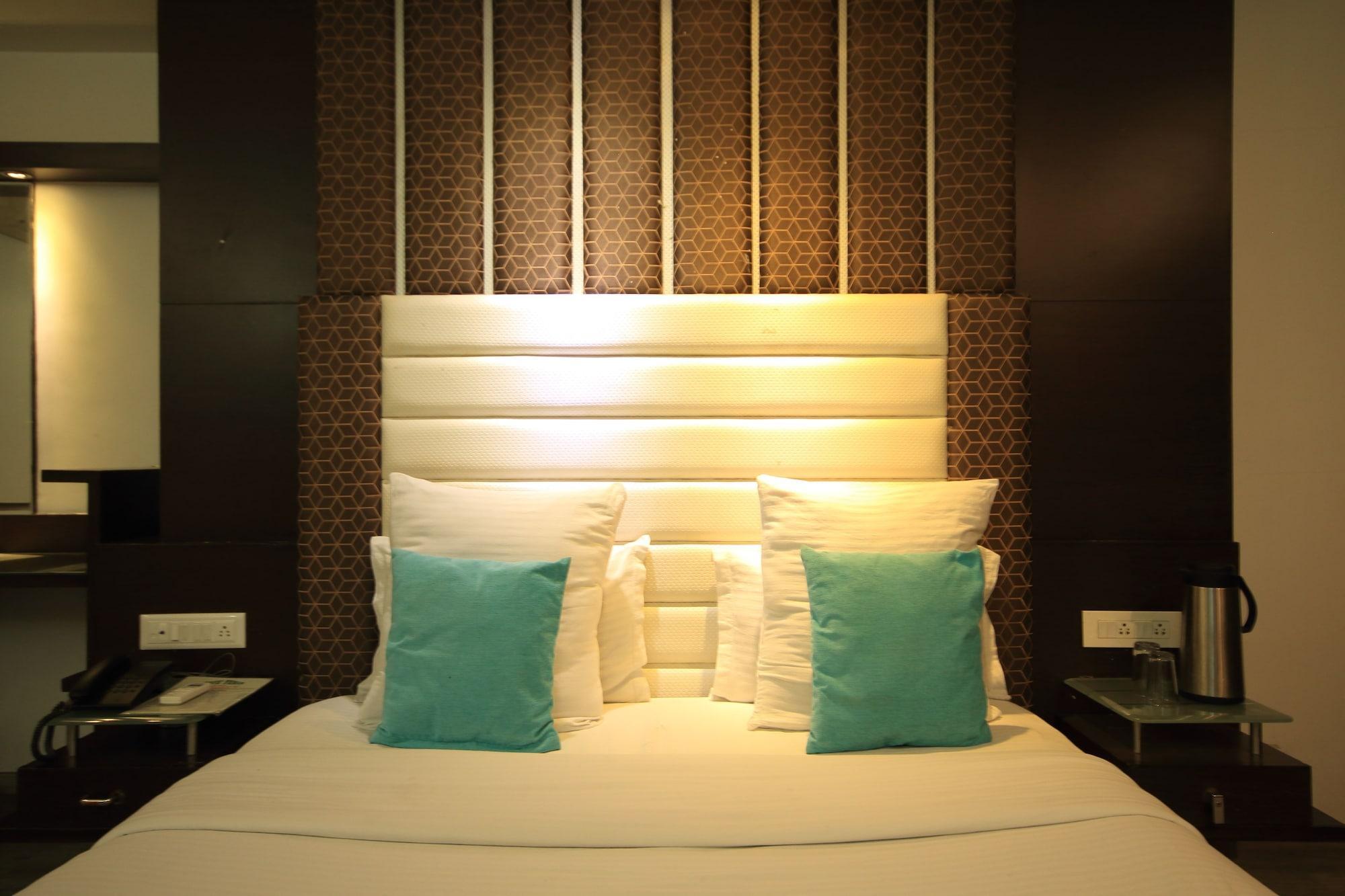 Fabhotel Kadamb Inn Ahmedabad Eksteriør billede