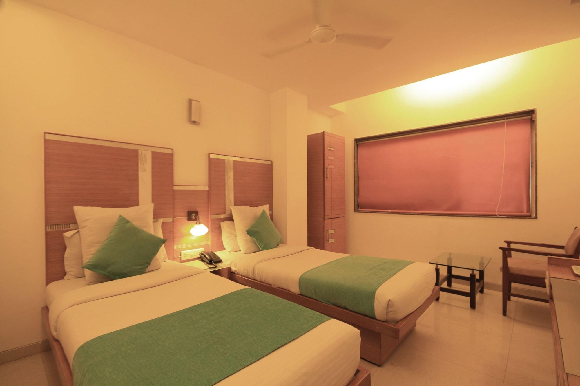 Fabhotel Kadamb Inn Ahmedabad Eksteriør billede