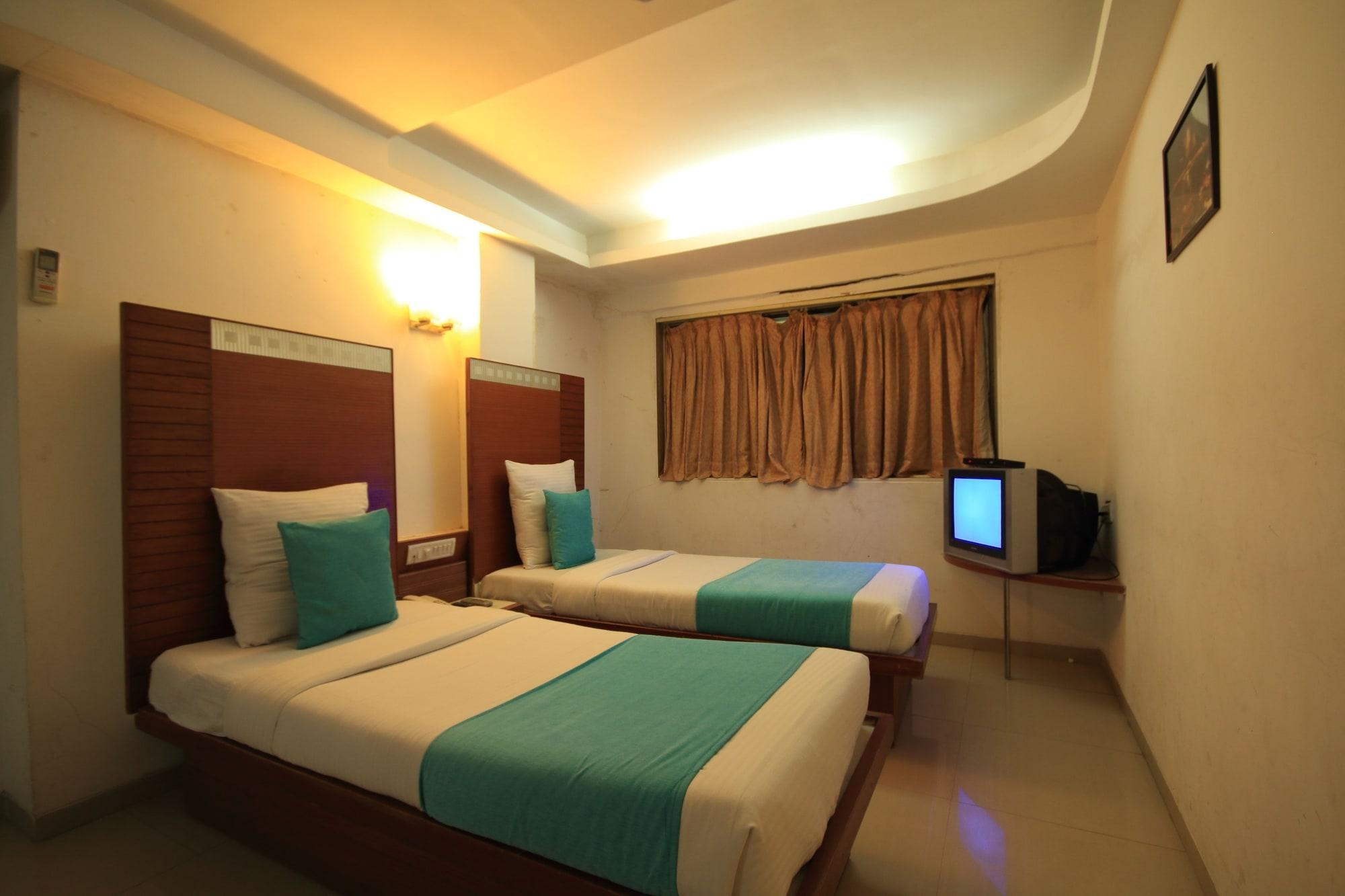 Fabhotel Kadamb Inn Ahmedabad Eksteriør billede
