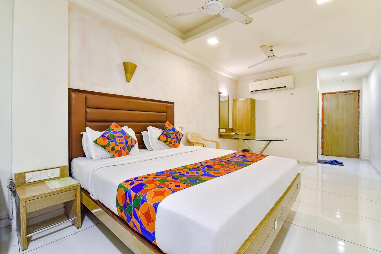 Fabhotel Kadamb Inn Ahmedabad Eksteriør billede